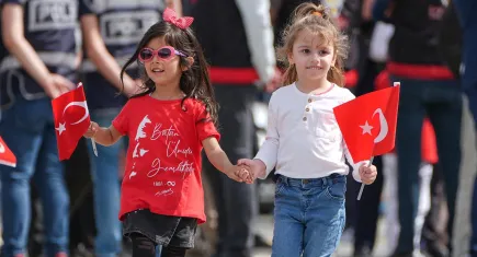 Eğitim-İş’ten Cumhuriyet mesajı: İnsanlık tarihinin en büyük devrimlerinden biri