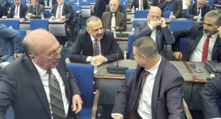 Ev hapsindeki Şenol Aslanoğlu İZTO meclisinde