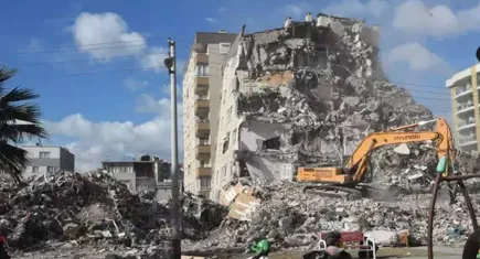 İzmir depreminin 5. yılında siyasilerden anma mesajı