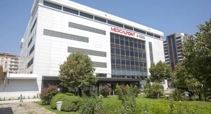 İEÜ Medical Point Hastanesi, Türkiye’nin Altın Markası seçildi