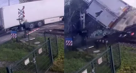 Hollanda'da korkunç kaza! Raylarda mahsur kalan TIR'a yolcu treni çarptı
