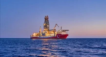 Türkiye karada ve denizde 300 kuyuda sondaja başlıyor: Enerji ve stratejik madenlerde dev arama programı!