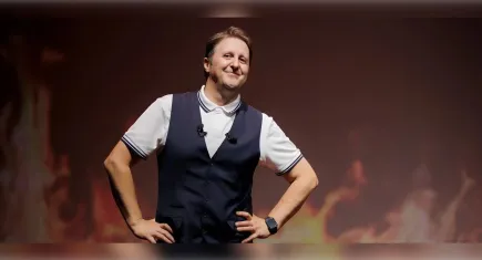 İlker Ayrık İzmir’de kahkahaya boğacak