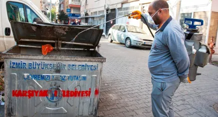 Karşıyaka’da haşerelere karşı yoğun mücadele başladı