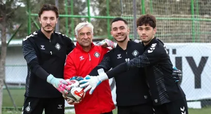Altay’da 3 kaleci forma giydi