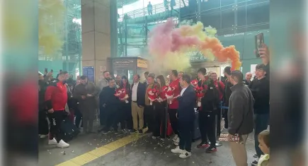 Dünya Şampiyonu Tekvando Milli Takımı Ankara’da Mehterle Karşılandı
