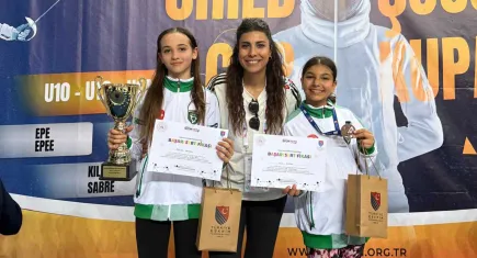 Eskrimde Hülya Balcı dikkat çekiyor