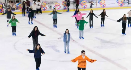 İzmir’de Buz Sporları Salonu yeni sezona hazır