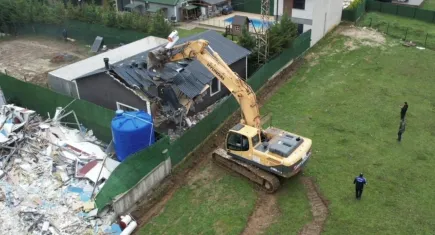 7 ay önce Sinem Çeşim cinayetinin işlendiği kaçak villa yıkıldı