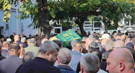 Evinde bıçaklanmış halde ölü bulunmuştu: 75 yaşındaki Burhanettin Şen defnedildi