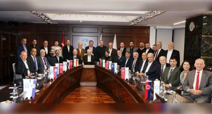 İzmir spor kulüplerinin kent ekonomisine etkisi konuşuldu