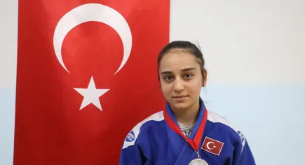 ‘Judo yapamazsın’ dediler, Balkan Şampiyonasından madalya ile döndü