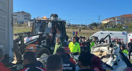 Sinop-Samsun Karayolunda feci kaza: Öğretmen Engin Sipahi hayatını kaybetti