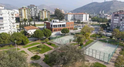 Karşıyaka'da Zübeyde Hanım Sosyal Tesisi yarın açılıyor