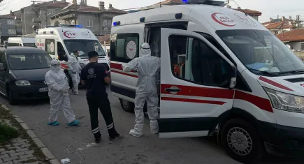 Bir zehirlenme haberi de Afyon’dan: Anne ve 3 çocuğu hastanelik oldu