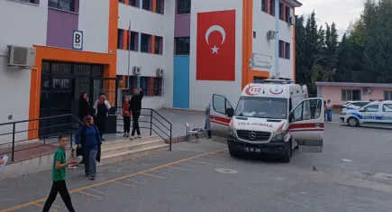 İzmir’de yangın tüpü paniği: 15 öğrenci kimyasal tozdan etkilendi