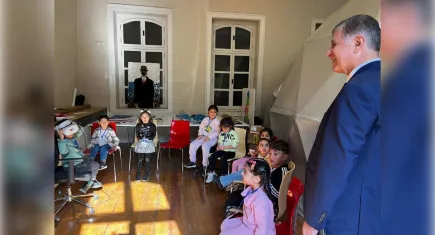 Başkan Tugay’dan Çocuklara Dünya Çocuk Hakları Günü Sürprizi