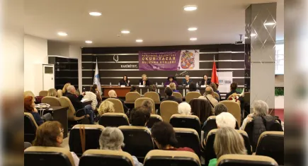 Narlıdere’de kadınlar şiddete karşı edebiyatla güçlendi