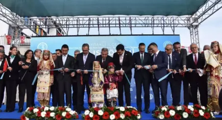 İzmir’de eğitimde devrim: Robotik ve yapay zeka destekli okullar açıldı