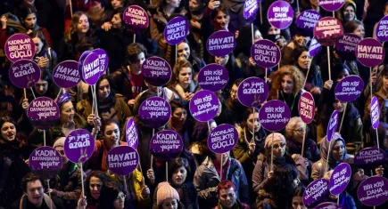 Mor Çatı: Her 3 kadından 1’i en az bir kez fiziksel ya da cinsel şiddete maruz kalıyor