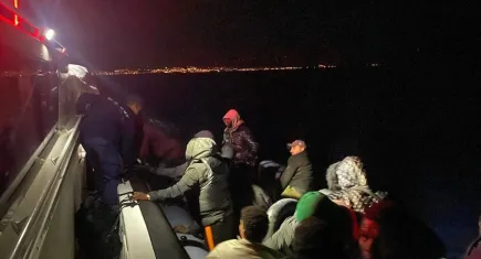 İzmir açıklarında dram: 4’ü çocuk 43 düzensiz göçmen kurtarıldı