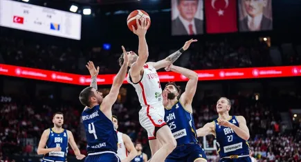 Türkiye Bosna’yı farklı geçti! Cumhurbaşkanı Erdoğan tribünde, dünya kupası yolunda ilk zafer