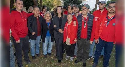 İzmirliler İzci Sofrası'nda buluştu: Öznur Tugay izcilerin coşkusuna ortak oldu