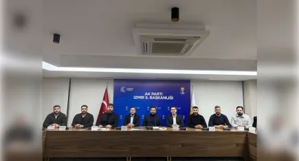 AK Parti İzmir Gençlik Kolları 30 İlçe Komisyon Toplantısı gerçekleştirildi