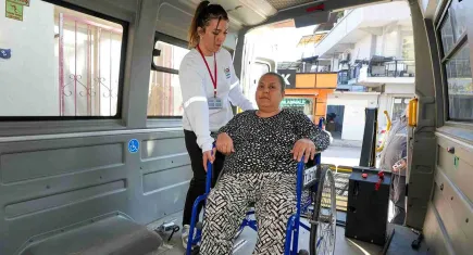 Gaziemir’de engelsiz ulaşım hizmeti