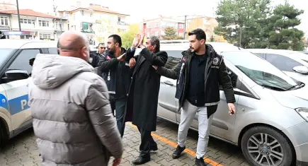 Gelinini tabancayla yaralayıp, onun kız kardeşini öldüren kayınpeder tutuklandı