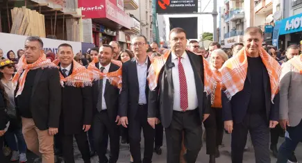 Seferihisar'da 25. Mandalina Şenliği coşkusu