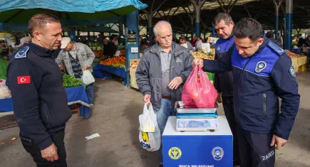 Buca’da pazarlarda güvenli alışveriş için “Tartı Kontrol Noktası” dönemi