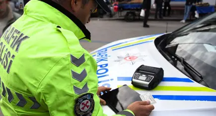 İzmir’de bir haftada 27 bin 277 trafik cezası kesildi
