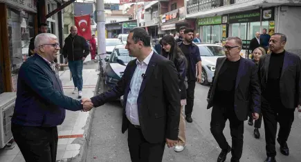 Başkan Eşki, Burak Reis Caddesi’nde esnafla görüştü