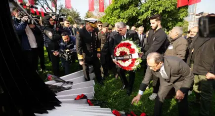 Beşiktaş’ta terör saldırısında şehit düşenler için anma töreni