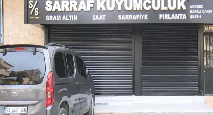 İstanbul’da yüksek miktarda altın ve para toplayıp kaçan kuyumcu İzmir’de yakalandı