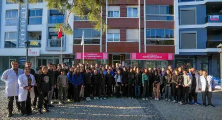 Gaziemir Belediyesi öğrencilerin yanında