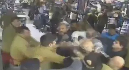 Fatih’te tekmeli yumruklu esnaf kavgası