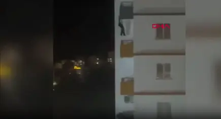 Sevgilisinin eski sevgilisini öldürdü: Polislerden kaçmak için 5’inci katın balkonundan alt kata atladı