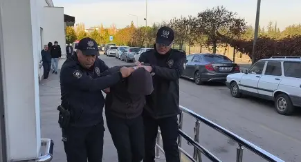 Kadın motosiklet sürücüsü ile otobüs şoförü arasında kavga: 1 gözaltı