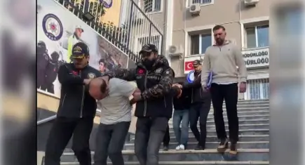 Arnavutköy’de ev baskını: Ziynet ve para gasp eden 2 zanlı tutuklandı