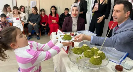 Anaokulu öğrencileri israfa karşı: Bayat ekmekleri değerlendirdiler