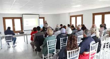 Menderes’te sivil toplum kuruluşlarına sıfır atık bilgilendirmesi
