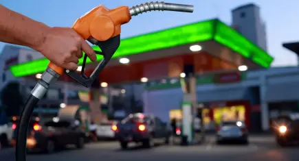 Akaryakıt fiyatlarına yeni yıl düzenlemesi: Benzin ve motorine zam geliyor