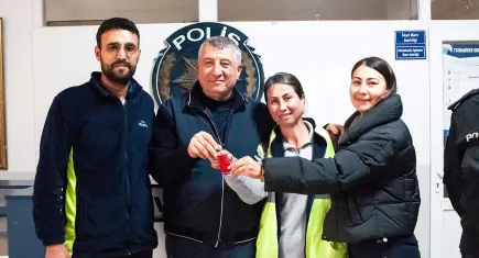 Güzelbahçe'de dürüstlüğüyle takdir toplayan belediye personeli