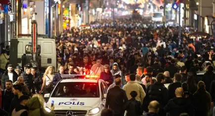 Bakan Yerlikaya duyurdu: Yılbaşı için 325 bin 267 personel görevlendirildi