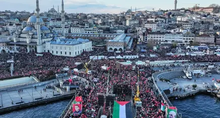 Galata Köprüsü’nde tarihi sabah: 520 bin kişi Filistin için tek yürek oldu! 