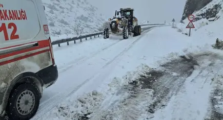 Malatya’da kar esareti bitti: Kapanan 155 köy yolu yeniden açıldı!