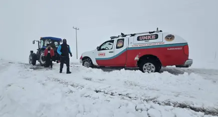 6 saatlik mücadele sonunda anne ve bebek kurtarıldı