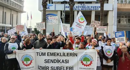 Emekliler Konak'ta tek yürek oldu: Geçinemiyoruz
